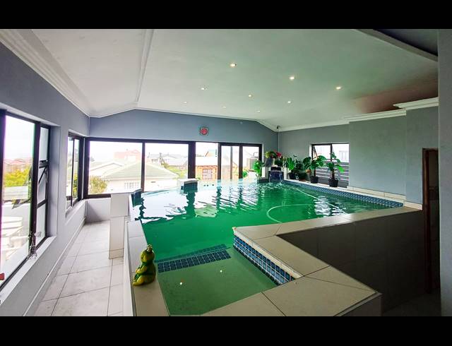 7 BEDROOM FREESTANDING FOR SALE IN KLEINMOND CENTRAL